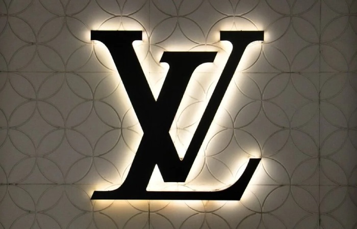 The Origins of Logo_mkjuo76qyca= Louis Vuitton